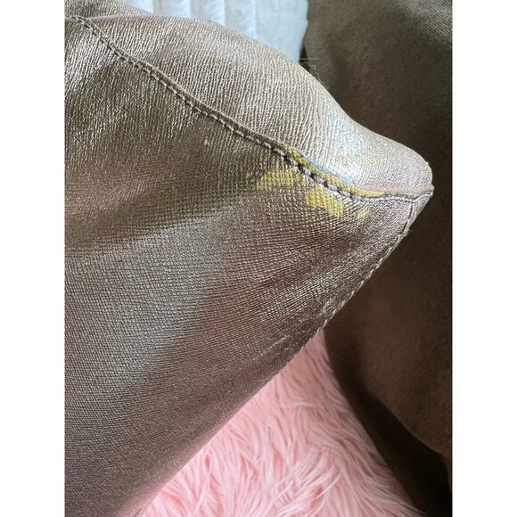 Gold Michael Kors Jet Set Tote - Picture 6 of 16